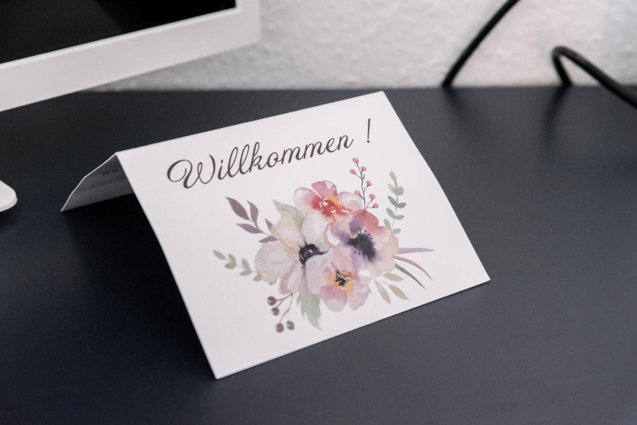 Kuschelige Ferienwohnung mit WLAN&Privatparkplatz Kaiserslautern Exterior foto